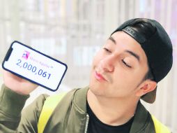 Mario Aguilar. El comediante es uno de los youtubers con mayor aceptación, en la imagen muestra sus dos millones de seguidores en YouTube. ESPECIAL