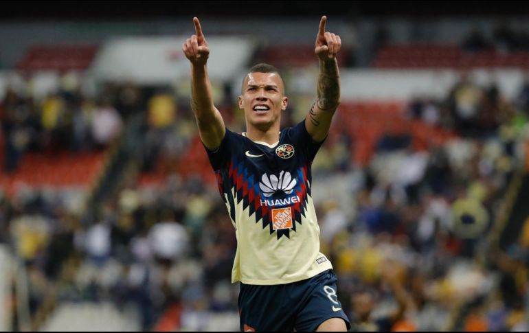 Uribe anota el segundo y el tercer tanto de los capitalinos. EFE/J. Méndez