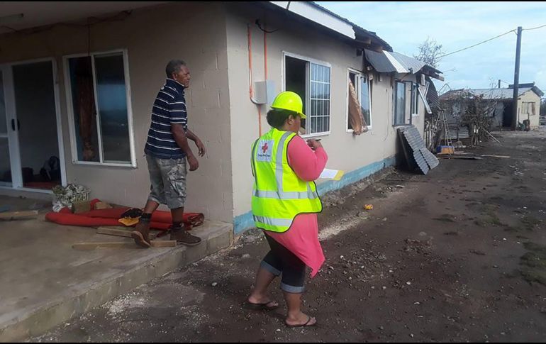 Unas cuatro mil 500 personas se encuentran acogidas en 108 centros de evacuación habilitados por todo el país. AFP