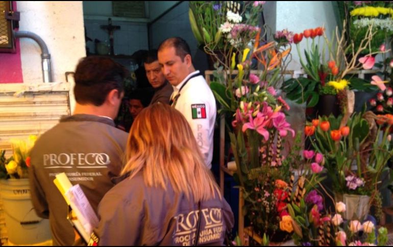 Se realizaron 88 verificaciones en negocios que venden y distribuyen productos alusivos a la fecha. TWITTER / @Profeco