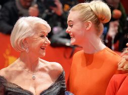 Helen Mirren y Elle Fanning. Las actrices, felices en la gala de apertura de la Berlinale. EFE/P. Guelland