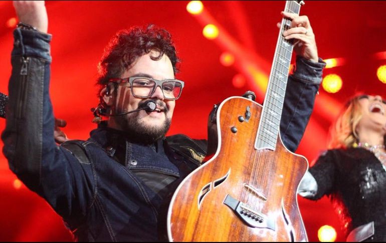 Syntek no soportó que su música fuera catalogada como para escuchar en la oficina o 