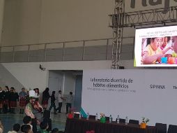 El chef aseguró que aunque no reciba apoyo gubernamental, seguirá dando charlas sobre el buen comer a niños. EL INFORMADOR/ S. Blanco