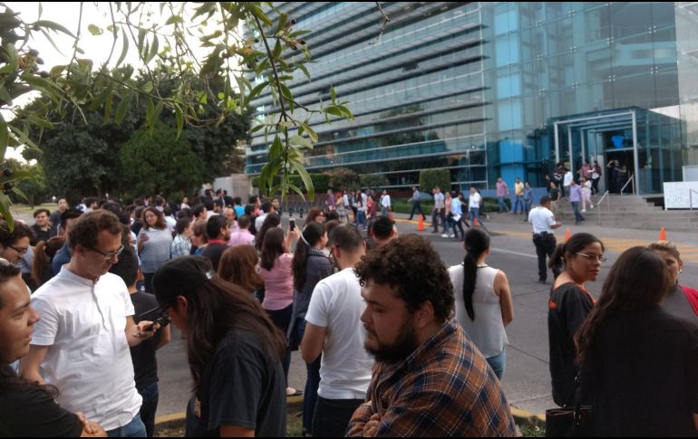 Uno de los edificios donde hubo evacuaciones de personas fue el de MIND México Innovación y Diseño en la colonia Verde Valle. TWITTER / @sergio2hm
