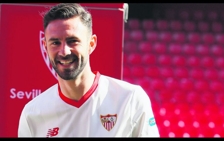 Miguel Layún. El mexicano fue convocado por Montella. EFE