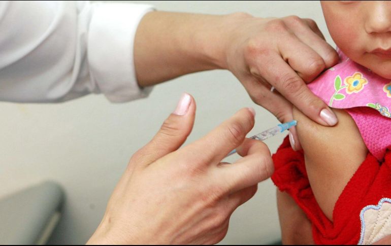 ''Acude a tu Unidad de Salud, lleva la Cartilla Nacional de Salud de tu hija o hijo'', indicó el IMSS en un comunicado. EL INFORMADOR / ARCHIVO