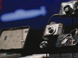 La muestra se enfoca en áreas específicas: la codificación, el engaño, el hackeo, la guerra cibernética, la inteligencia, la vigilancia y las operaciones especiales. AP