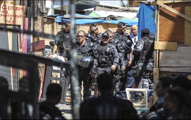 Antes de la liberación de los rehenes, agentes del Grupo de Intervención Táctica entraron en la unidad para contener el motín, lo que provocó un intercambio de tiros. TWITTER