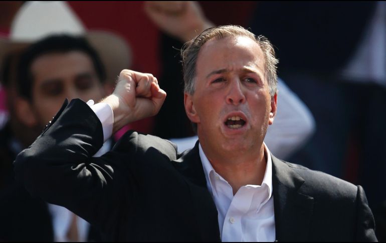 El candidato del PRI a la Presidencia de la República reitera su respeto, gratitud y admiración al Ejército Mexicano. AP / M. Ugarte