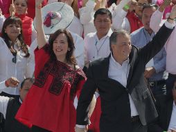 La tradicional blusa tlaxcalteca es bordada a mano por mujeres nahuas originarias de San Isidro Buensuceso, San Pablo del Monte, Tlaxcala. EFE/M. Guzmán