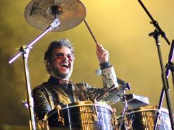 Syntek no ha dejado de publicar tuits y hacer eco de otros que también se suben al tema. FACEBOOK / syntekoficial