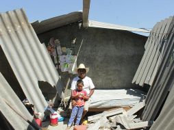 Las regiones más afectadas por el sismo de magnitud 7.2 ocurrido el pasado viernes a 11 kilómetros al sur de Pinotepa Nacional, son la Costa y Mixteca. EFE/ C. Torres