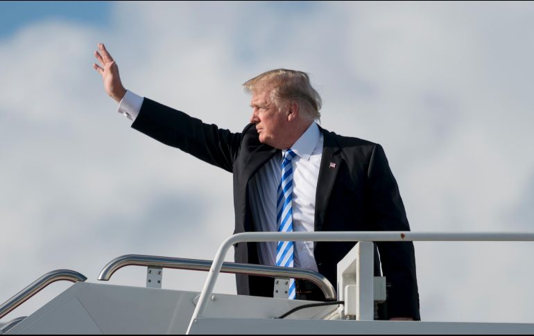 El presidente Trump está abierto a considerar cambios en las leyes de verificación de antecedentes para comprar armas de fuego, Menciona la Casa Blanca. AP / A. Harnik