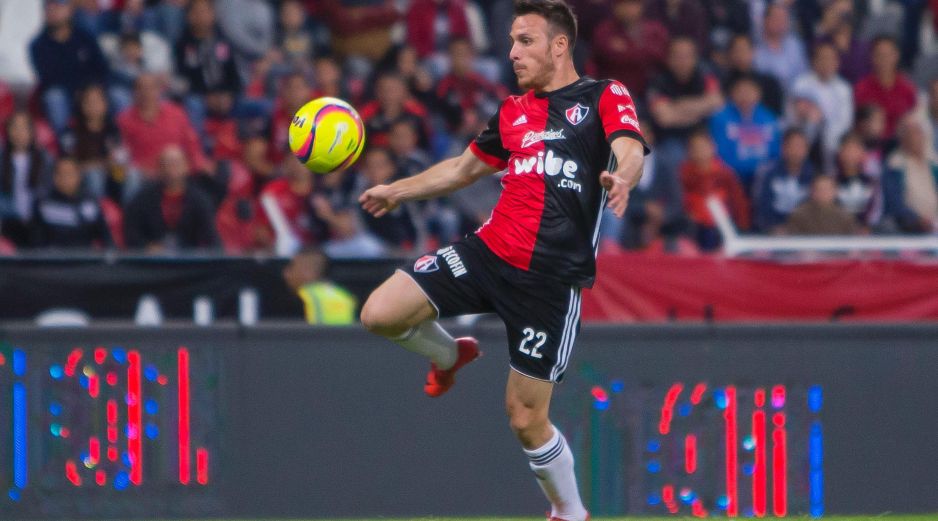 Desde que llegó el estratega Romano al timón de los Rojinegros, no se ha podido quedar con un solo sistema de juego, esto para buscar el mejor funcionamiento colectivo de los Zorros. MEXSPORT / ARCHIVO