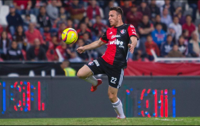 Desde que llegó el estratega Romano al timón de los Rojinegros, no se ha podido quedar con un solo sistema de juego, esto para buscar el mejor funcionamiento colectivo de los Zorros. MEXSPORT / ARCHIVO