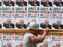 Los más recientes sondeos mostraron que los problemas judiciales de Lula da Silva no influyeron en sus aspiraciones a un tercer mandato. EFE / S. Moreir
