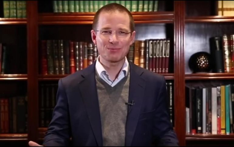 El candidato de la coalición Por México al Frente asegura que la empresa de su propiedad está declarada en su 3de3 y se encuentra al corriente en sus obligaciones fiscales. YOUTUBE / RICARDO ANAYA