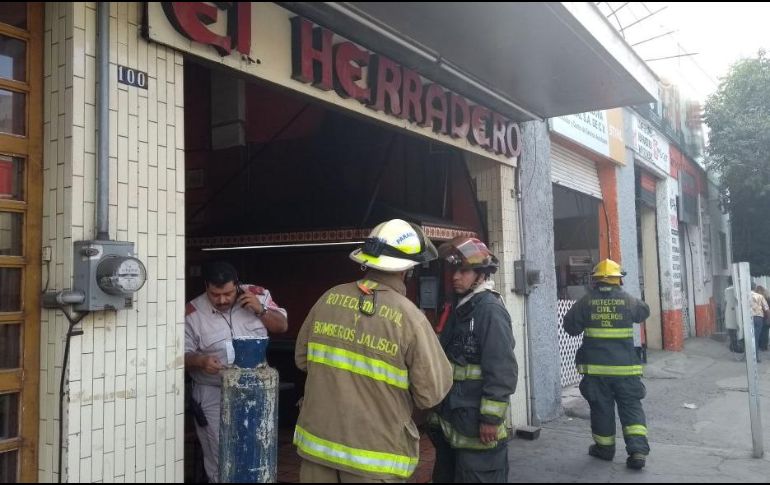 Fueron los mismos utensilios del lugar los que provocaron el flamazo. ESPECIAL/ Protección Civil y Bomberos Jalisco