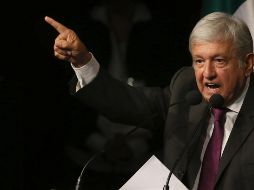 En días anteriores el candidato de Morena se comprometió a que de ganar las elecciones generará las condiciones adecuadas para que Gómez Urrutia regrese de su exilio. AP/ ARCHIVO