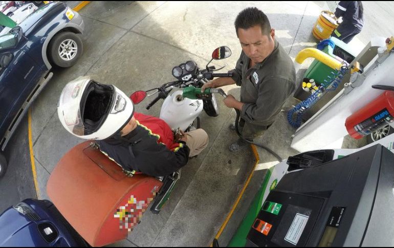 Entre los productos que más subieron y tuvieron mayor efecto en la inflación está la gasolina Magna. EL INFORMADOR / ARCHIVO