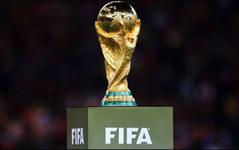 A través de su cuenta de Twitter, Blatter rechaza que se elija la propuesta de la Concacaf entre México, EU y Canadá. ESPECIAL / fifa.com