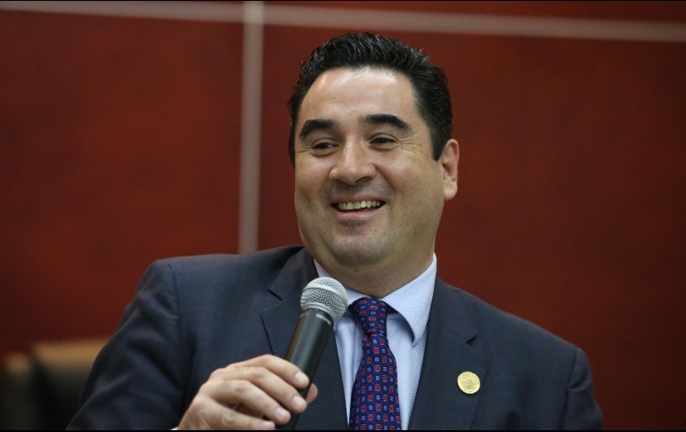 Suro Esteves asegura que Vega Pámanes tendrá que responder a título personal ante la posible sanción que le imponga el Congreso.