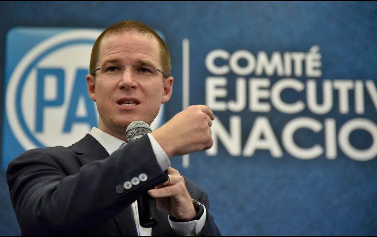 Cita PGR a comparecer a Manuel B. para que explique triangulación