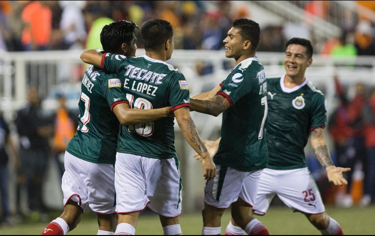Chivas usó su mejor cuadro para enfrentar al club dominicano. EFE/O. Barría