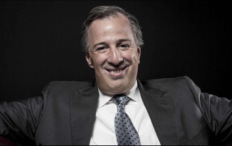 En su cuenta de Twitter, Enrique Ochoa pide trabajar en unidad para lograr el triunfo contundente de José Antonio Meade. AFP / ARCHIVO