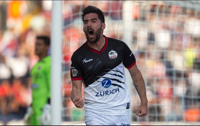 Facundo Erpen celebra tras abrir la cuenta de los Lobos. MEXSPORT/ISABEL
