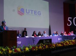 En un evento de gala, el rector José Roque Albín Huerta habló de los planes de expansión que tiene el Centro Universitario UTEG. EL INFORMADOR / E. Barrera