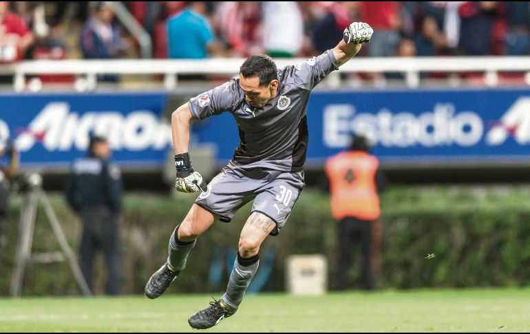 Rodolfo Cota podría ser exigido al máximo este mediodía en la Ciudad de México, pues el ataque de los Pumas conformado por Nico Castillo y Matías Alustiza ha sido uno de los más efectivos este torneo. MEXSPORT