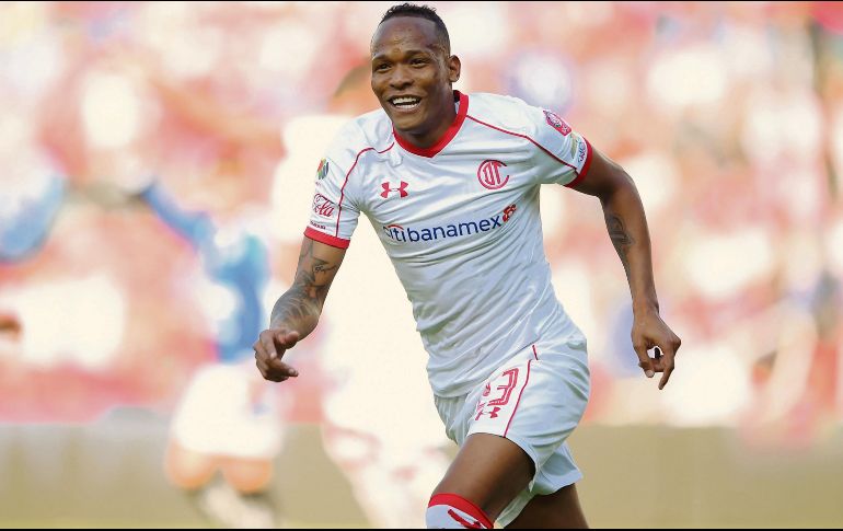 Dio la ventaja. Luis Quiñones madrugó a los Gallos. MEXSPORT