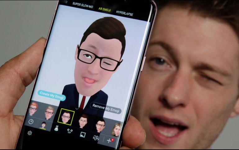 La cámara permite la creación de emojis con movimiento y captar videos en cámara super lenta.