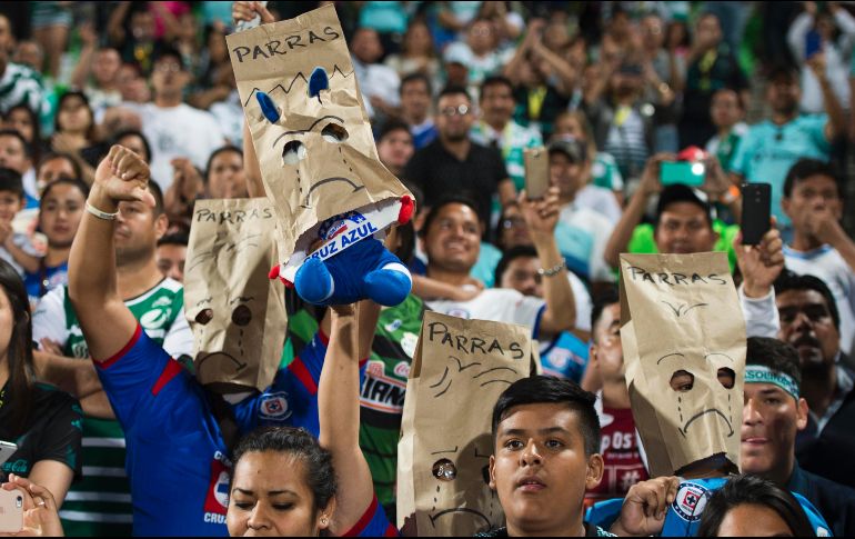 Cruz Azul sólo ha ganado un partido este torneo y ocupa el lugar 15 de la tabla general con ocho puntos . MEXSPORT / J. Martínez