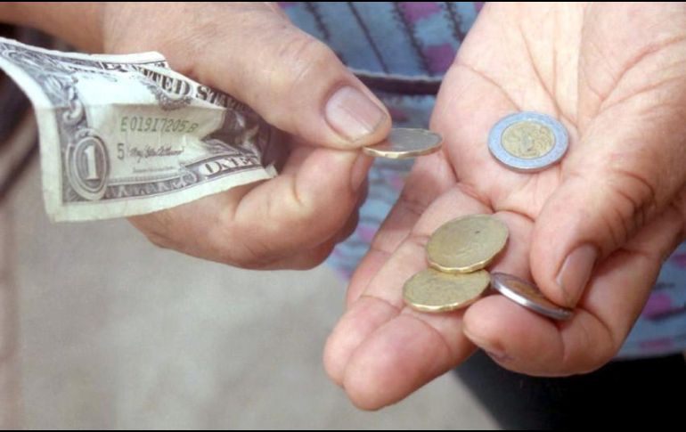 El peso inicia la sesión con una depreciación debido a la incertidumbre por los avances durante la séptima ronda de renegociación del TLCAN. NTX / ARCHIVO