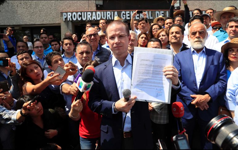 Ricardo Anaya entregó un documento ante la Oficialía de Partes de la SEIDO para buscar una aclaración del caso de la nave industrial. SUN / I. Olivares