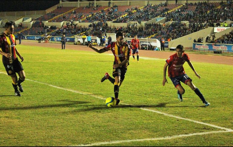 Dávalos Mercado aplaudió el trabajo realizado por el conjunto universitario en su visita a Hermosillo. TWITTER / @LeonesNegrosCF