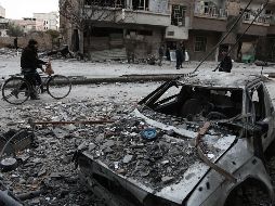 Tres proyectiles impactaron en la población de Harasta, mientras que uno cayó en Duma. AFP/A. Eassa