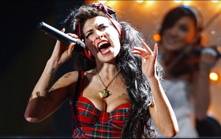 La artista trataba en aquella época de llamar la atención de las discográficas para firmar su primer contrato. EFE/ARCHIVO