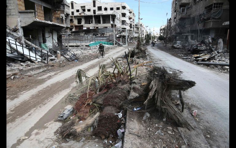 Edificios destruidos en Haza, en la región de Guta Oriental. AFP/A. Eassa