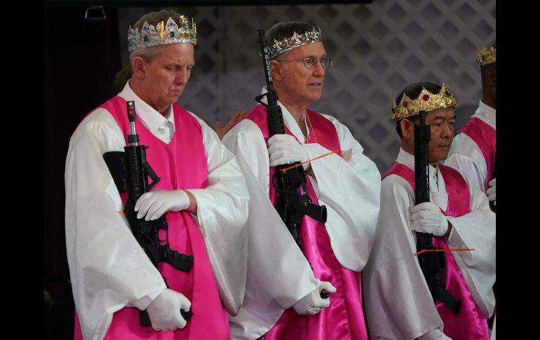 Los asistentes portaron las armas con el cargador vacío y desgatilladas.