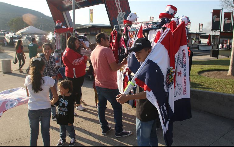 Zapopan trae operativo para detener a cuantos revendedores sean detectados. MEXSPORT / E. Quintana