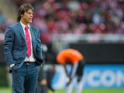 Tras finiquitar el pase a cuartos del certamen de Concacaf, el técnico de Chivas ya piensa en el Clásico contra América. MEXSPORT/C de Marchena