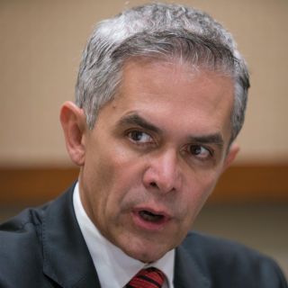 Mancera buscará penas severas contra narcomenudeo en escuelas