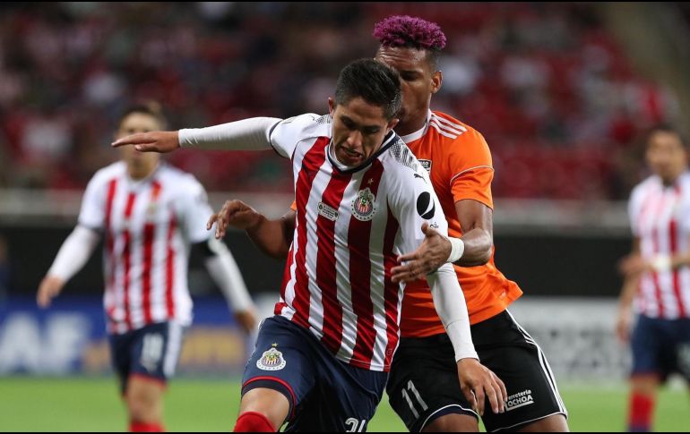 Cervantes considera que hizo una muy buena presentación con el Rebaño y no oculta la gratitud a quienes hicieron posible que jugara. TWITTER / @Chivas