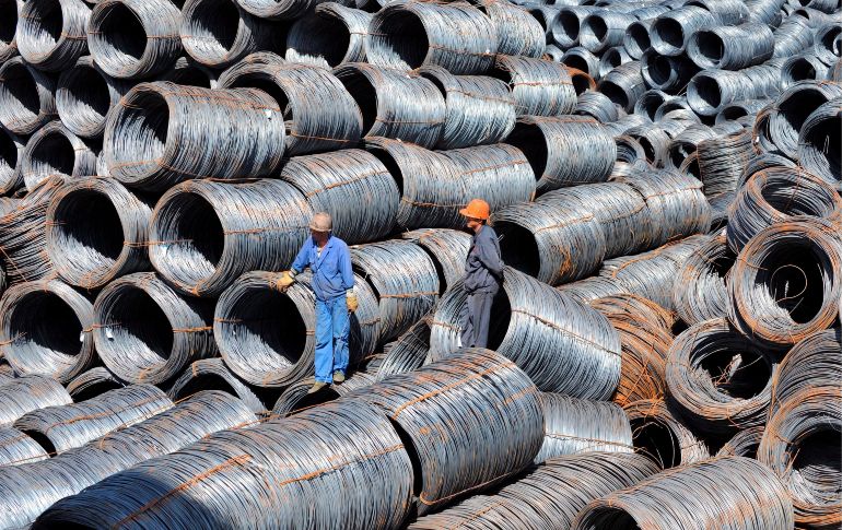 El Departamento de Comercio había propuesto a Trump en febrero que impusiera un arancel global del 24 % a todas las importaciones de acero. EFE/ M. Patronal