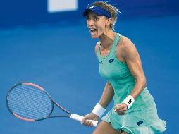 La ucraniana Lesia Tsurenko festeja tras derrotar a la australiana Daria Gavrilova para conseguir su boleto a la Final del Abierto Mexicano de Tenis. AFP