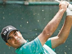 Segunda ronda. El indio Shubhankar Sharma realiza uno de sus tiros en el Club de Golf Chapultepec. AP