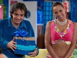 Duval felicita a su ex compañero con su muy peculiar humor. FACEBOOK / Familia Peluche